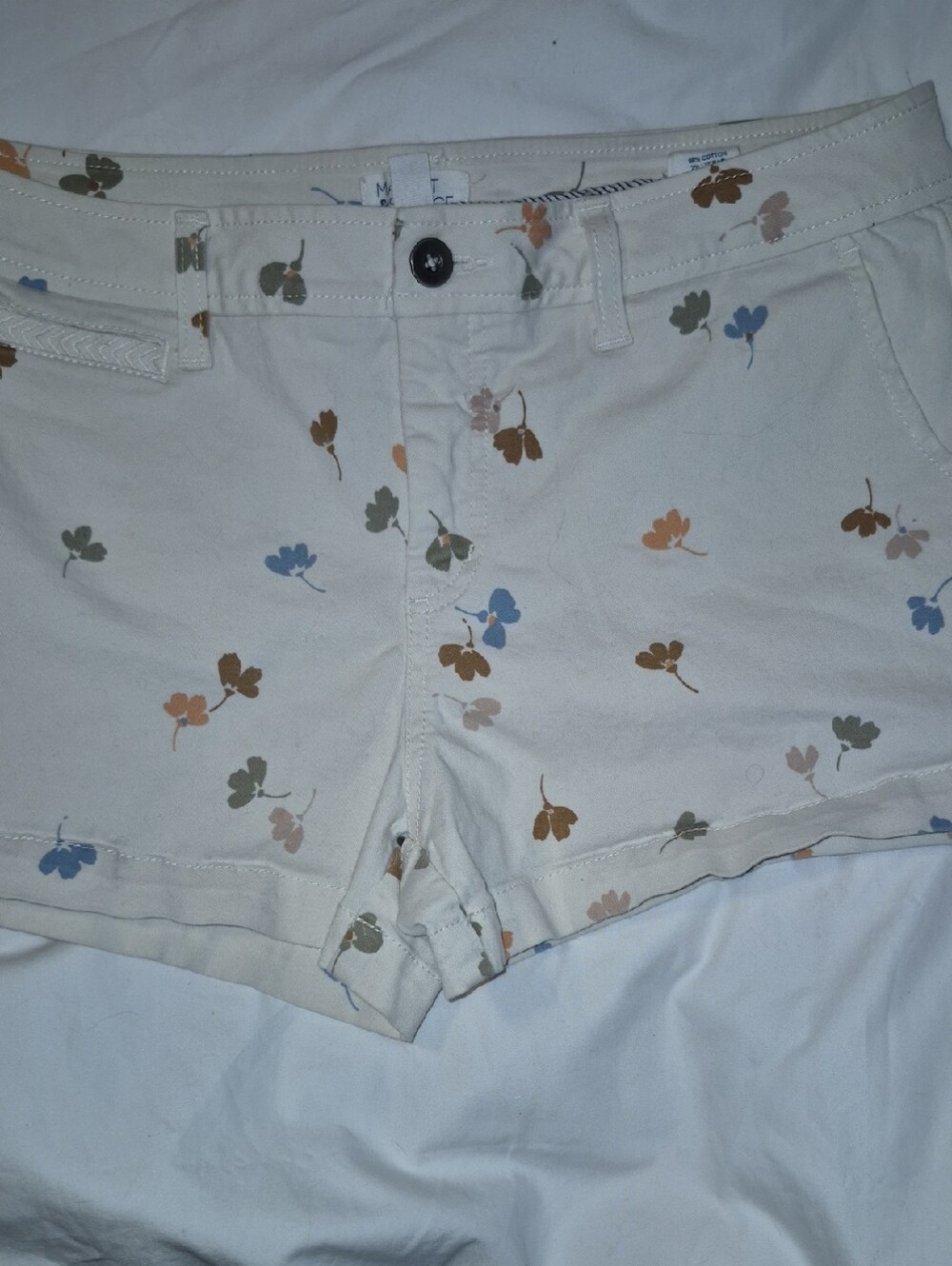 Market & Spruce Cream Floral-Print Jean Shorts